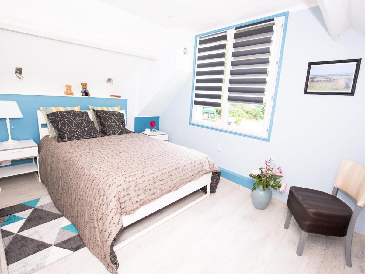 Superb Holiday Home Near The Beach Quinéville Exterior foto
