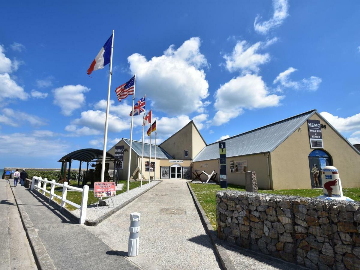 Superb Holiday Home Near The Beach Quinéville Exterior foto